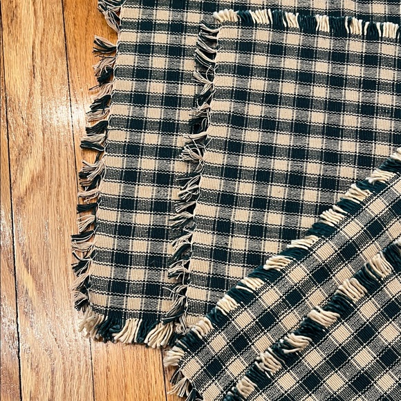 4-Green and Natural Gingham Pattern Plaid Fringed Placemats Set - Picture 3 of 5